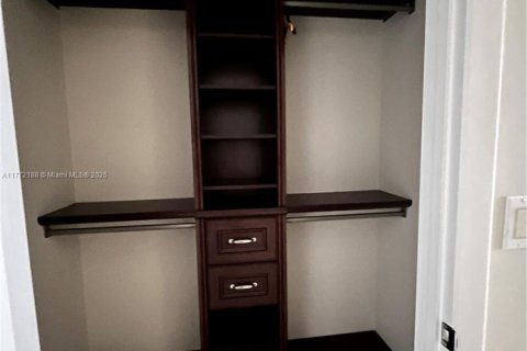 Condo in Miami, Florida, 2 bedrooms  № 1593629 - photo 24