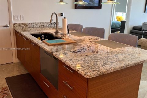 Condo in Miami, Florida, 2 bedrooms  № 1593629 - photo 7