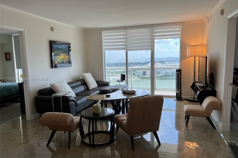 Condo in Miami, Florida, 2 bedrooms  № 1593629 - photo 14