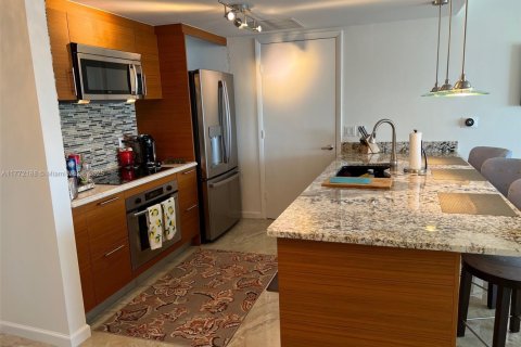 Condo in Miami, Florida, 2 bedrooms  № 1593629 - photo 6
