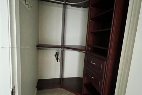 Condo in Miami, Florida, 2 bedrooms  № 1593629 - photo 26