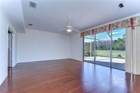 House in Tampa, Florida 4 bedrooms, 304.16 sq.m. № 1718669 - photo 16