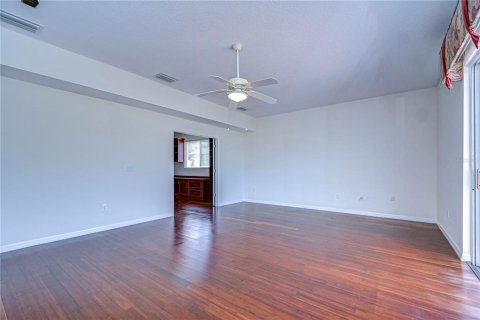 House in Tampa, Florida 4 bedrooms, 304.16 sq.m. № 1718669 - photo 13