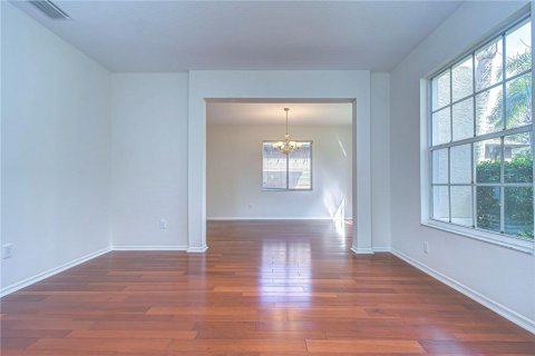 House in Tampa, Florida 4 bedrooms, 304.16 sq.m. № 1718669 - photo 7