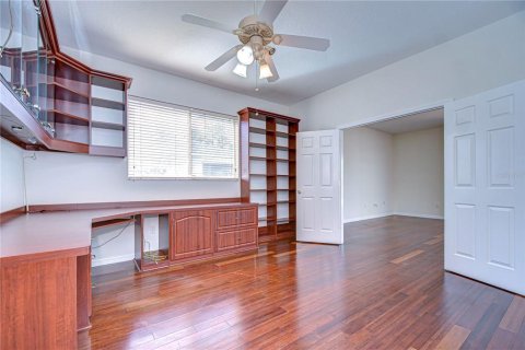 House in Tampa, Florida 4 bedrooms, 304.16 sq.m. № 1718669 - photo 11