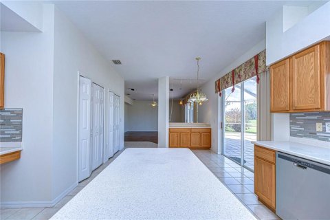 House in Tampa, Florida 4 bedrooms, 304.16 sq.m. № 1718669 - photo 24