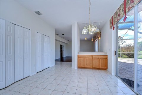 House in Tampa, Florida 4 bedrooms, 304.16 sq.m. № 1718669 - photo 25