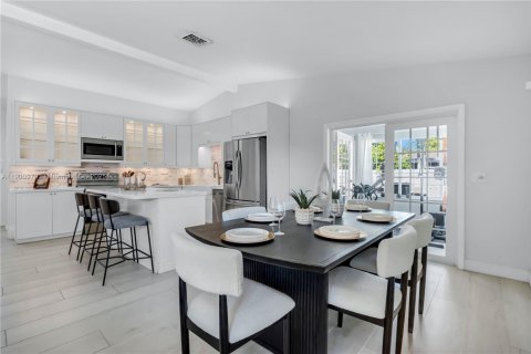 Casa en venta en Sunrise, Florida, 3 dormitorios, 149.02 m2 № 1973954 - foto 7