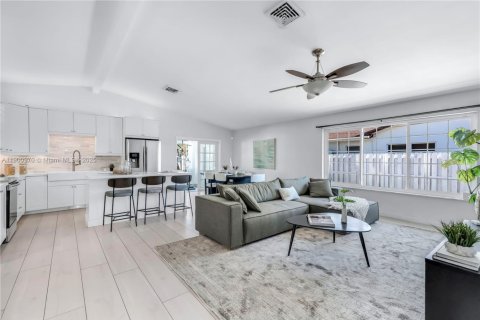 Casa en venta en Sunrise, Florida, 3 dormitorios, 149.02 m2 № 1973954 - foto 9