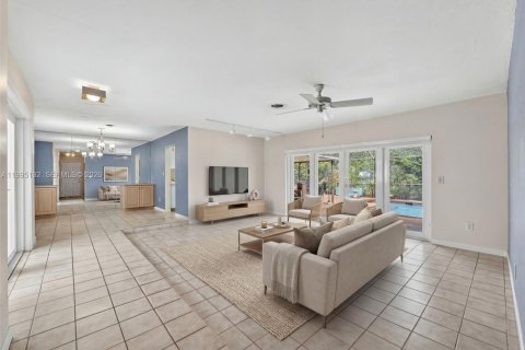 Купить виллу или дом в Майами, Флорида 4 спальни, 170.57м2, № 2064010 - фото 7
