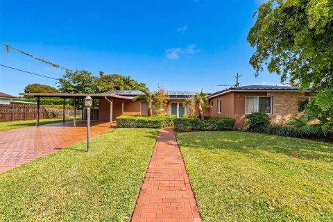 Купить виллу или дом в Майами, Флорида 4 спальни, 170.57м2, № 2064010 - фото 2