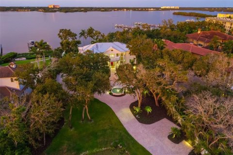 House in Sarasota, Florida 4 bedrooms, 532.05 sq.m. № 1856314 - photo 1