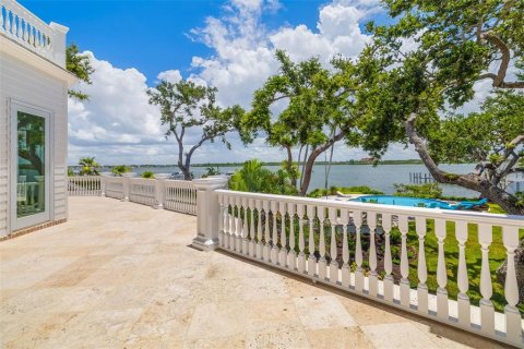 House in Sarasota, Florida 4 bedrooms, 532.05 sq.m. № 1856314 - photo 11