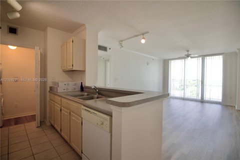 Copropriété à louer à Miami, Floride: 1 chambre, 64.47 m2 № 2422954 - photo 7