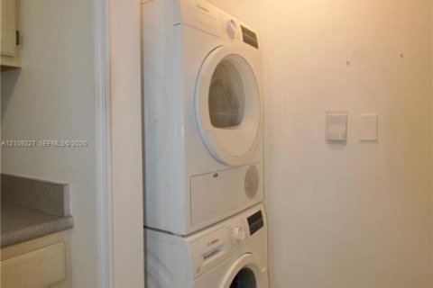 Copropriété à louer à Miami, Floride: 1 chambre, 64.47 m2 № 2422954 - photo 9