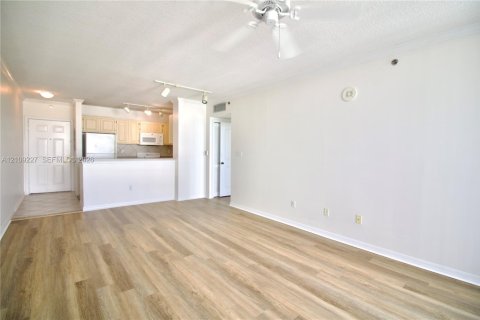 Copropriété à louer à Miami, Floride: 1 chambre, 64.47 m2 № 2422954 - photo 10