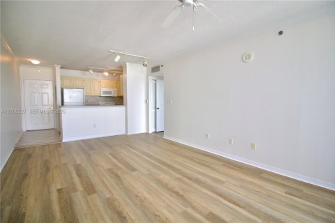 Copropriété à louer à Miami, Floride: 1 chambre, 64.47 m2 № 2422954 - photo 11