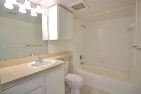 Copropriété à louer à Miami, Floride: 1 chambre, 64.47 m2 № 2422954 - photo 12