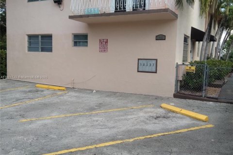 Propiedad comercial en venta en Miami, Florida № 1928388 - foto 3
