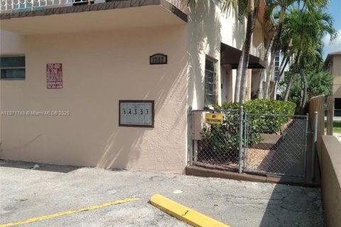 Propiedad comercial en venta en Miami, Florida № 1928388 - foto 1