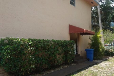 Propiedad comercial en venta en Miami, Florida № 1928388 - foto 6