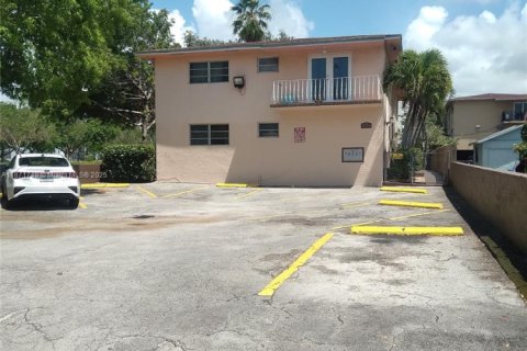 Propiedad comercial en venta en Miami, Florida № 1928388 - foto 14