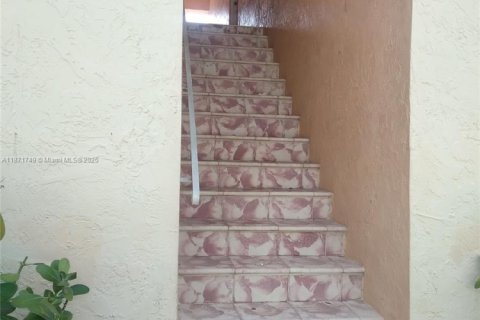 Propiedad comercial en venta en Miami, Florida № 1928388 - foto 9