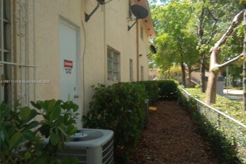 Propiedad comercial en venta en Miami, Florida № 1928388 - foto 8