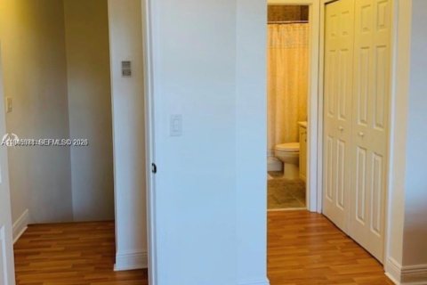 Купить кондоминиум в Дорал, Флорида 2 спальни, 91.04м2, № 2001810 - фото 3