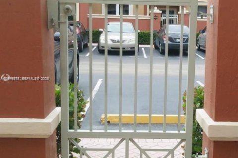 Купить кондоминиум в Дорал, Флорида 2 спальни, 91.04м2, № 2001810 - фото 12