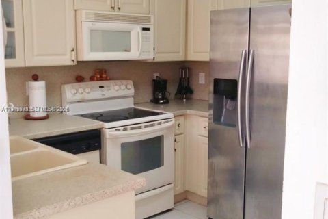 Купить кондоминиум в Дорал, Флорида 2 спальни, 91.04м2, № 2001810 - фото 21