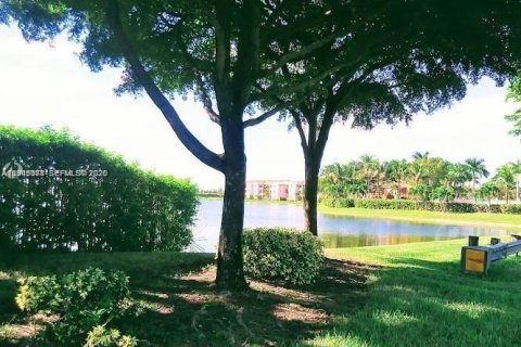 Купить кондоминиум в Дорал, Флорида 2 спальни, 91.04м2, № 2001810 - фото 25