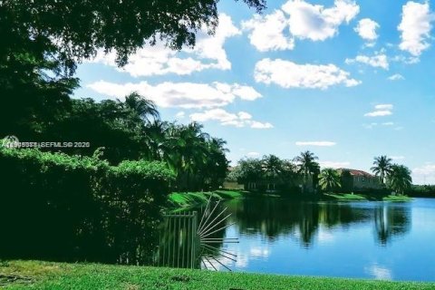 Купить кондоминиум в Дорал, Флорида 2 спальни, 91.04м2, № 2001810 - фото 24