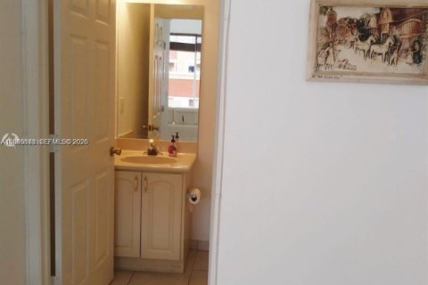 Купить кондоминиум в Дорал, Флорида 2 спальни, 91.04м2, № 2001810 - фото 16