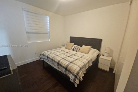 House in Doral, Florida 5 bedrooms, 289.2 sq.m. № 2013139 - photo 17