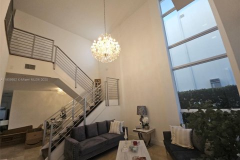 House in Doral, Florida 5 bedrooms, 289.2 sq.m. № 2013139 - photo 7