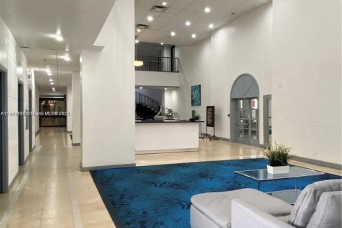 Снять в аренду кондоминиум в Норт-Майами, Флорида 1 спальня, 68.75м2, № 1895403 - фото 2