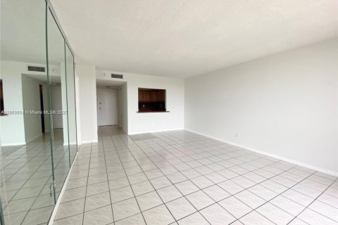Снять в аренду кондоминиум в Норт-Майами, Флорида 1 спальня, 68.75м2, № 1895403 - фото 4