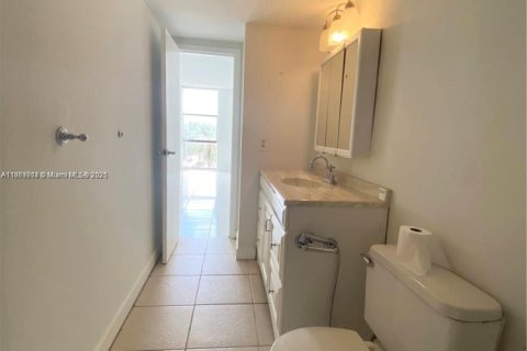 Снять в аренду кондоминиум в Норт-Майами, Флорида 1 спальня, 68.75м2, № 1895403 - фото 12