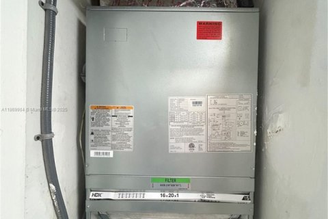 Снять в аренду кондоминиум в Норт-Майами, Флорида 1 спальня, 68.75м2, № 1895403 - фото 30