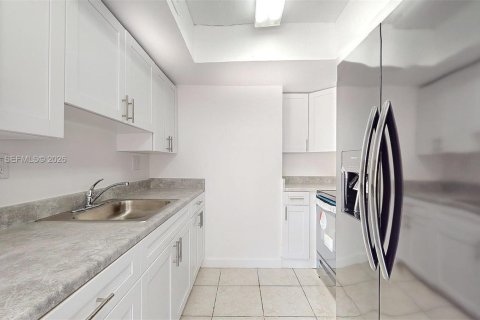 Touwnhouse à louer à Lauderhill, Floride: 2 chambres, 87.7 m2 № 2001519 - photo 11