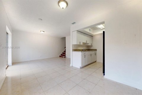 Touwnhouse à louer à Lauderhill, Floride: 2 chambres, 87.7 m2 № 2001519 - photo 6