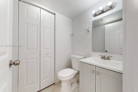 Touwnhouse à louer à Lauderhill, Floride: 2 chambres, 87.7 m2 № 2001519 - photo 15