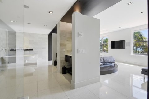 Condominio en venta en Miami Beach, Florida, 4 dormitorios, 349.13 m2 № 2079327 - foto 18