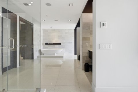 Condominio en venta en Miami Beach, Florida, 4 dormitorios, 349.13 m2 № 2079327 - foto 20