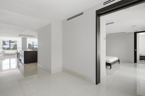 Condominio en venta en Miami Beach, Florida, 4 dormitorios, 349.13 m2 № 2079327 - foto 25