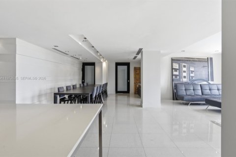Condominio en venta en Miami Beach, Florida, 4 dormitorios, 349.13 m2 № 2079327 - foto 10