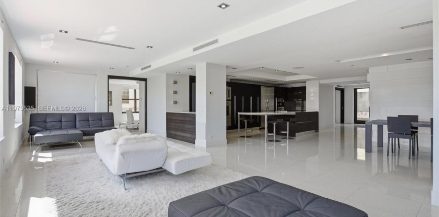 Condominio en Miami Beach, Florida, 4 dormitorios № 2079327