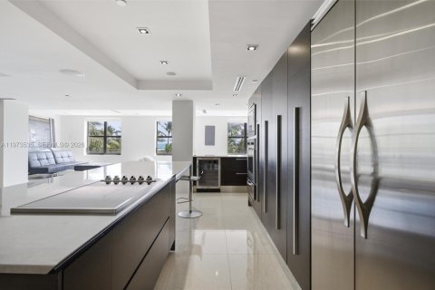 Condominio en venta en Miami Beach, Florida, 4 dormitorios, 349.13 m2 № 2079327 - foto 9