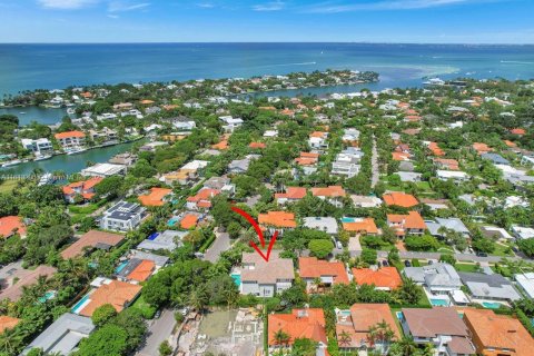 House in Key Biscayne, Florida 7 bedrooms, 513.56 sq.m. № 1269260 - photo 20